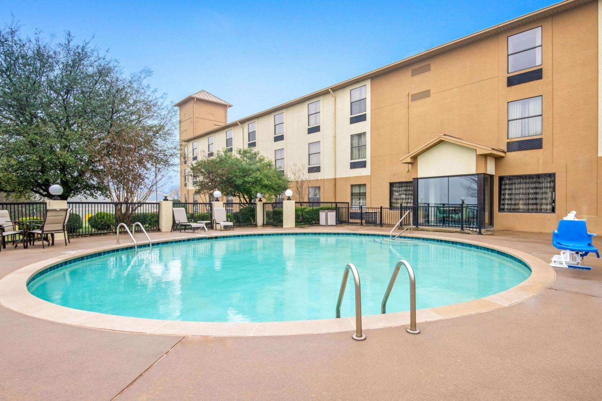La Quinta By Wyndham Denison - North Lake Texoma Kültér fotó